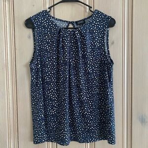 Jones New York Navy and White Patterned Sleeveless Top